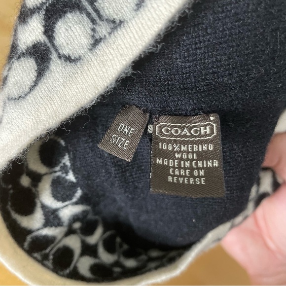 Coach Black Wool Cc Logo Beanie Hat - Picture 2 of 3